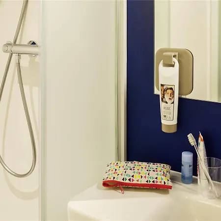 Ibis Budget Amsterdam Airport 2*