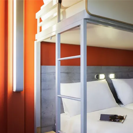 Ibis Budget Amsterdam Airport Hotel 2*