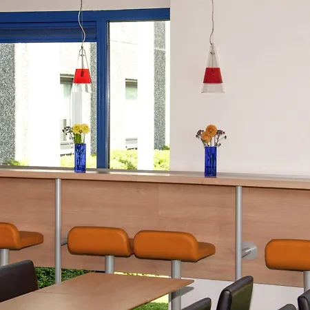 Ibis Budget Amsterdam Airport Hotel 2*