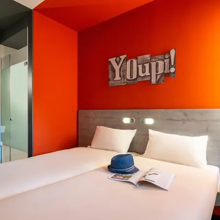 Ibis Budget Amsterdam Airport Hotel 2*